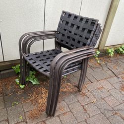 Patio Furniture - Table +4 Chairs 
