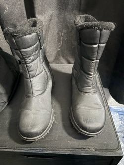 Black Winter Boots with Faux Fur Lining