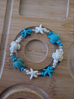 Blue and white turquoise stretchable bracelet