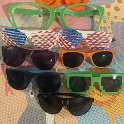 9 Pairs Of Toy Glasses