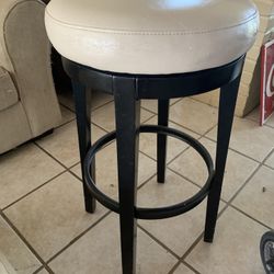 2 Bar Stools 