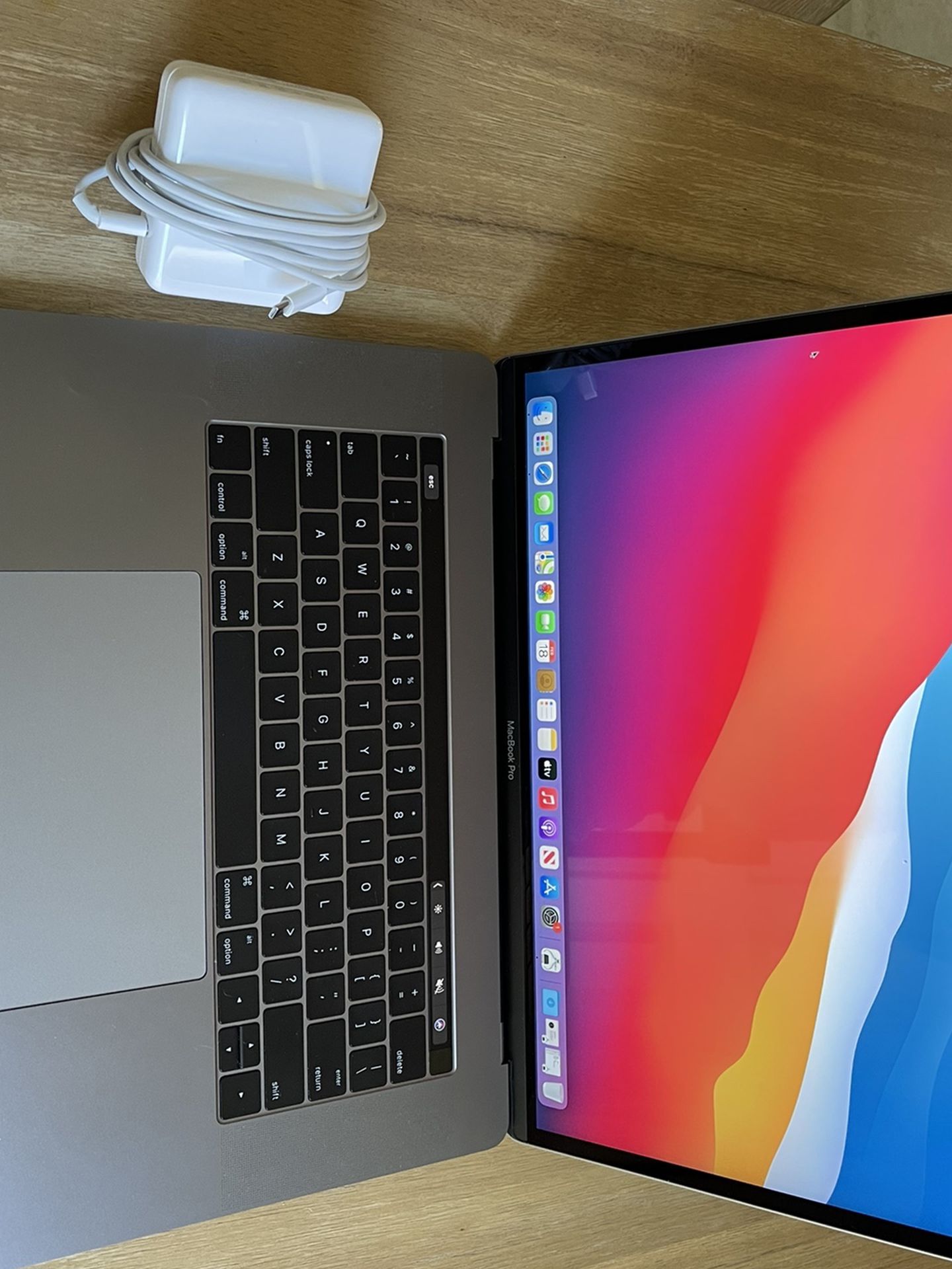 2017 MacBook Pro 15”, 2.9ghz i7,16gb Ram,512GB,4gb graphic,Big Sur MacOs 🔥