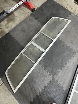Square Body Rear Split Window