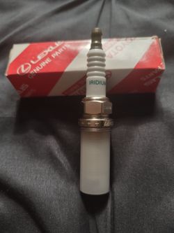 3 Und. Spark Plugs For Toyota Camry, Part # 90(contact info removed)7)