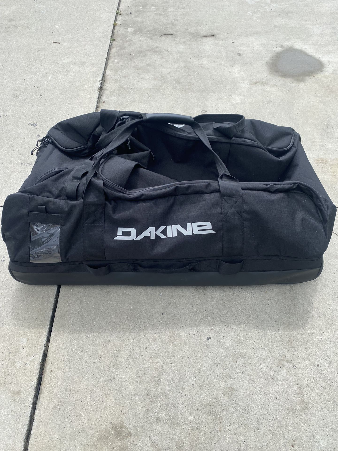 Dakine Torque Duffle 125L Bike Sports Travel Bag Black w/ Changing