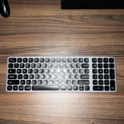 Satechi Compact Backlit Bluetooth Keyboard 
