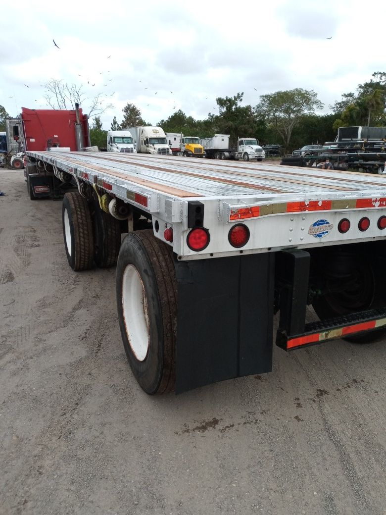 Flat bed trailer