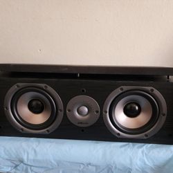 Polk Audio Center Channel Speaker. Like New