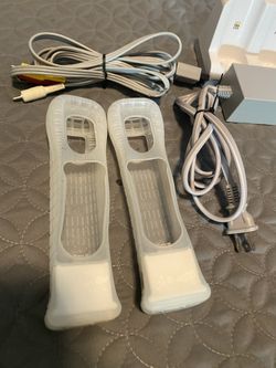 NINTENDO Wii Console System White With Games And Cables for Sale in  Orlando, FL - OfferUp