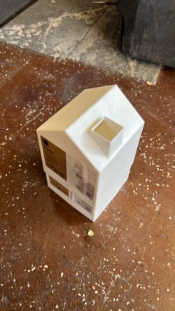 House shape tissue boxes