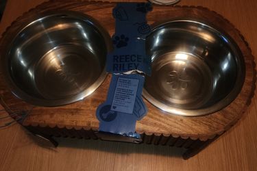 Dog bowl set