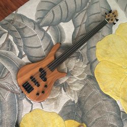 Stagg Fretless Bass Guitar 