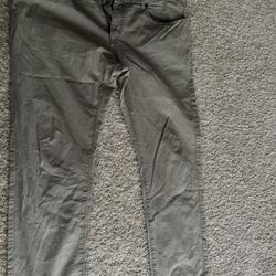 Men’s Armani pants, size 40.