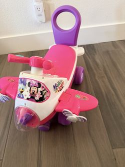 Minnie Mouse Airplane