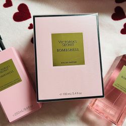 Victoria’s Secrets.  Blundle 🩷