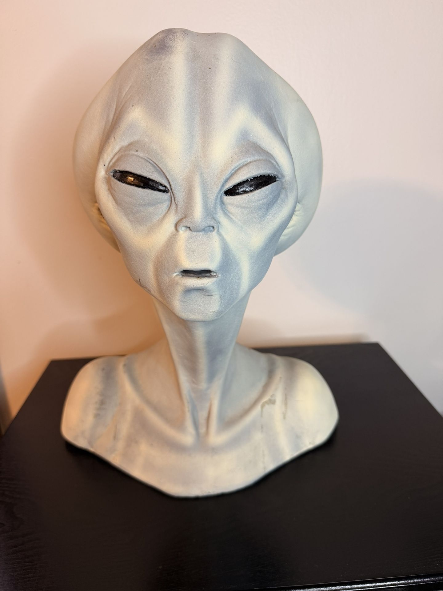 Gag Studios Roswell Alien Bust Halloween Decoration - 14 in x 12 in