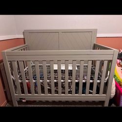 Fisher Price Grey crib 
