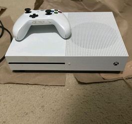 1T Xbox One S With One Controller