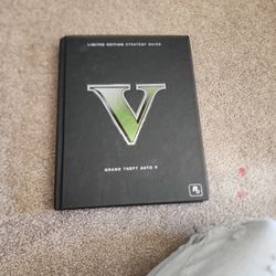 Grand Theft Auto V Limited Edition Strategy Guide (Great Condition) + Poster