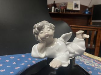 LLADRO Angel Laying Down #4541