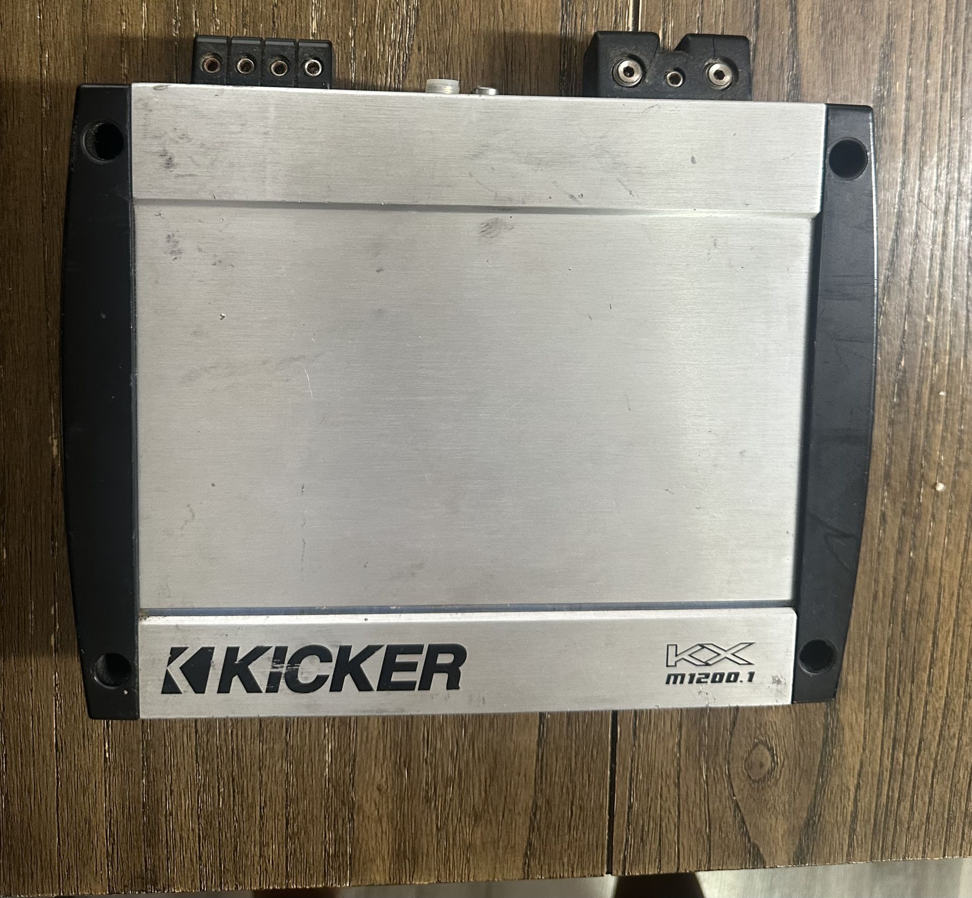 Kicker 2 Canales 1200 Watts