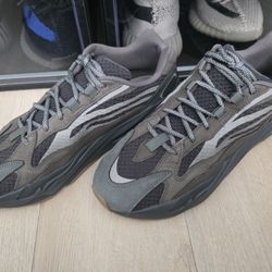 Yeezy 700 V2 "Geode"