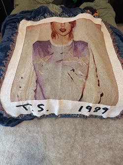 Taylor Swift 1989 Album Throw
