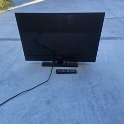 Insignia Led TV 720p With Remote