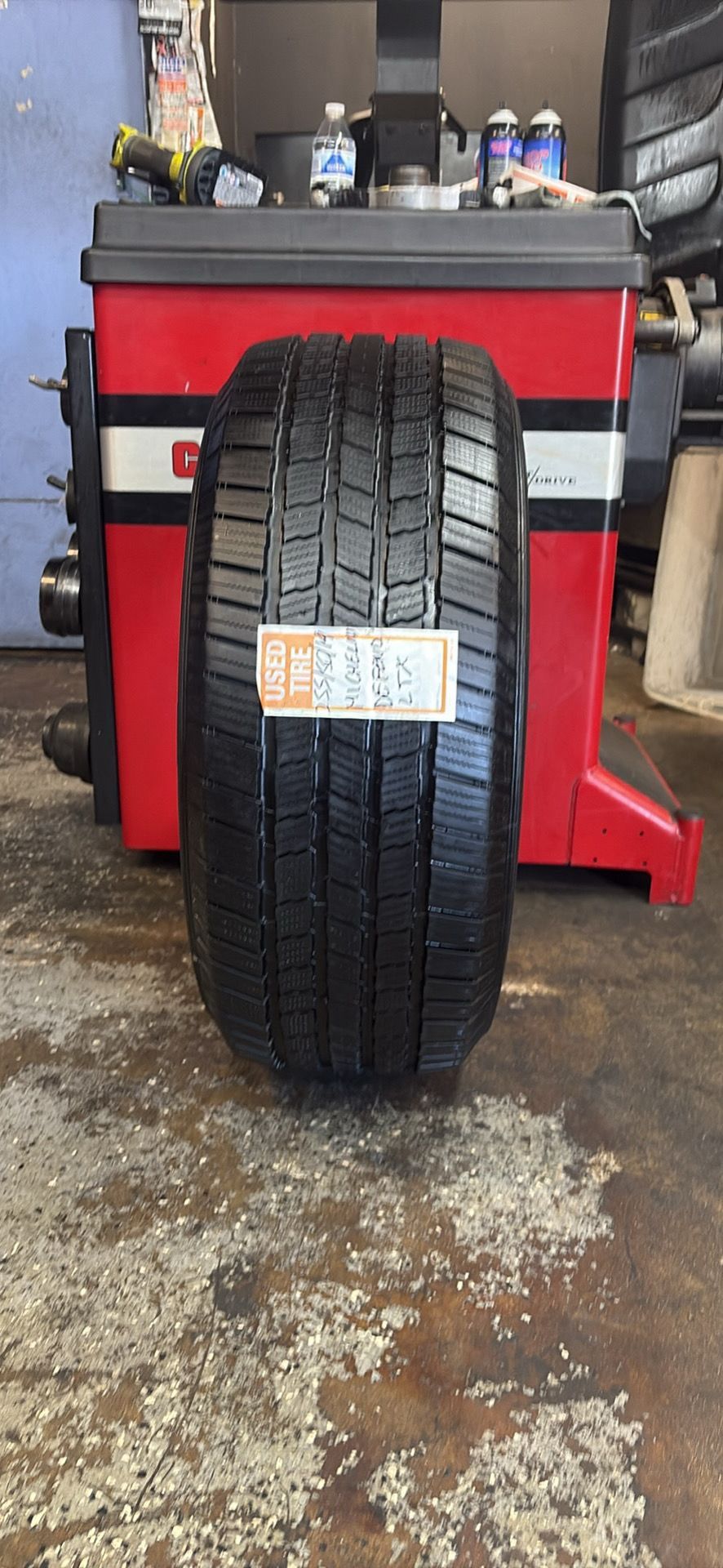 255/50/19 MICHELIN DEFENDER - ONE TIRE SEMI NEW - DOT 2023