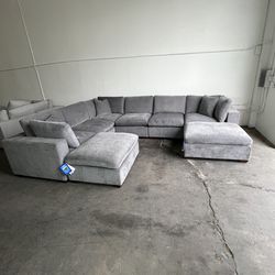 Thomasville Lowell 8-piece Modular Sectional