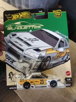 Hot Wheels Premium Nissan Skyline
