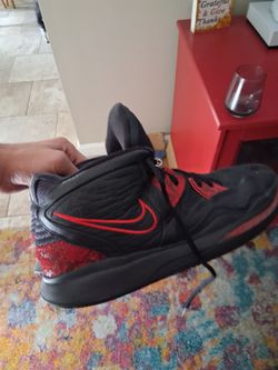Nike Kyrie Infinity Basketball Shoes