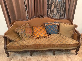 Victorian Style Living Room Set – 4 Pieces