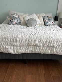 King memory foam cooling mattress with foundation