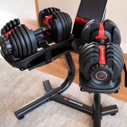 Bowflex Selecttech 552 Adjustable Dumbbells w/ Media Stand  in excellent condition 