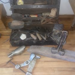 shoe repair tool box (antique)