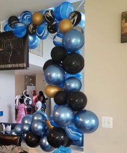 Half balloon arches