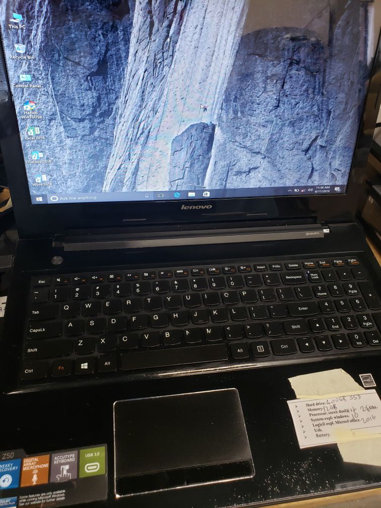 Lenovo Z50-70 Black 15.6 Inch i7 Laptop 8GB Ram 400GB SSD Bluetooth 4.0