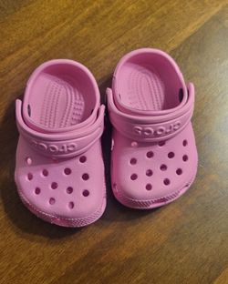 Infant crocs