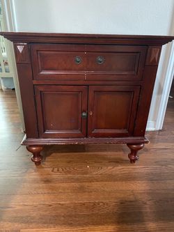 Nightstand table