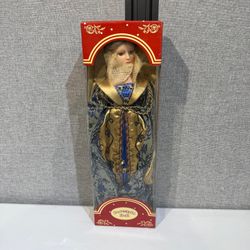 Anastasia Collection Queen Genevieve New In Box