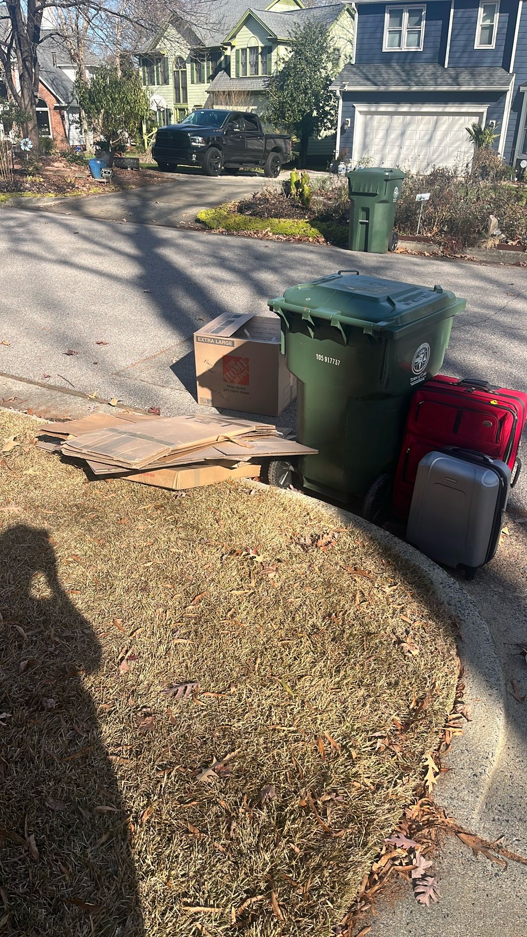 Free moving boxes at the curb