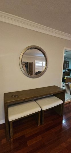 Round mirror