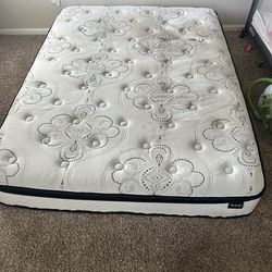 Full size mattress