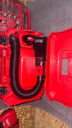 Milwaukee M12 Compact Vacuum