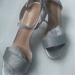 Woman's Dream Paris Silver Glitter Heels Size 8 New 
