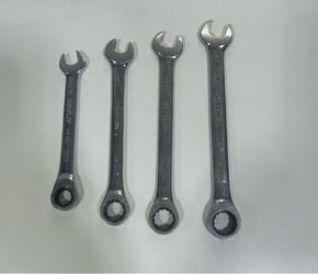 Wrenches Ratcheting