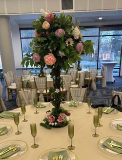 Table centers enchanted trees