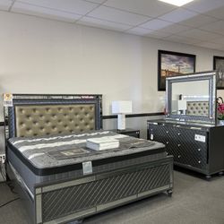 4PC Gray King Bedroom Set w/ LED Lights 