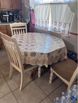 Kitchen table with 5 chairs